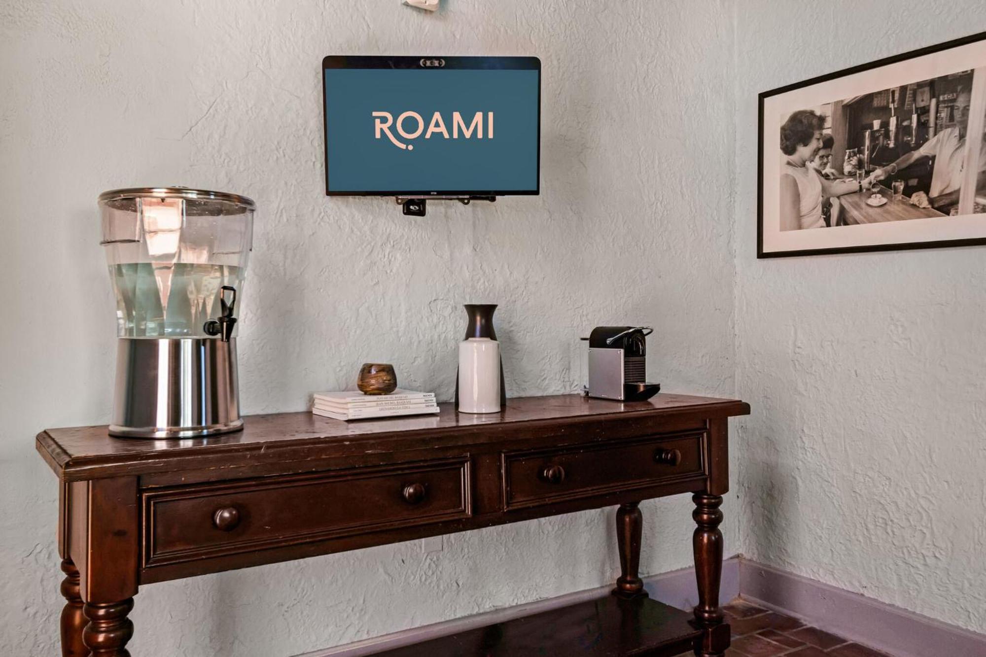 Roami At Tower Hotel - Calle Ocho Miami Bagian luar foto